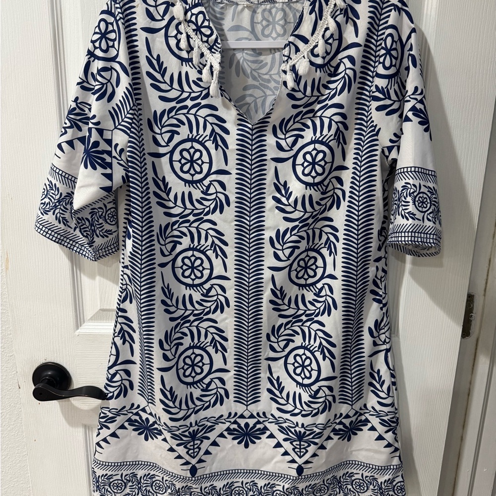 Blue & White Tassel‎ Neck Tunic Top – Boho Style – Approx. Size M/L